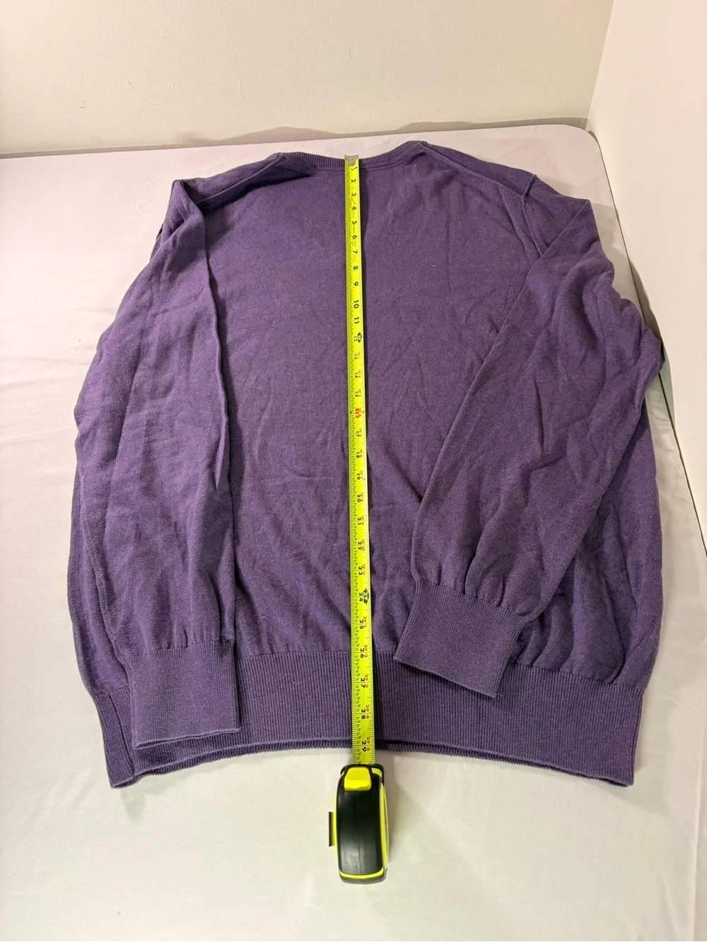 Banana Republic Men's V-Neck Sweater in Lavender Purple